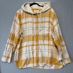 American Eagle Outfitters Yellow and Cream Plaid Button Down Shirt